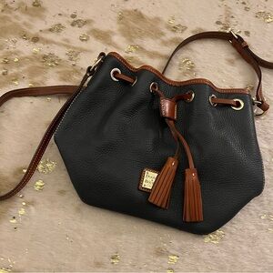 NWOT Dooney & Bourke Pebble Grain Kendall Crossbody Navy & Leather